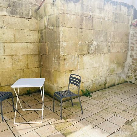 Appartement Avec Cour Privee Saint-Jean-dʼAngély Dış mekan fotoğraf